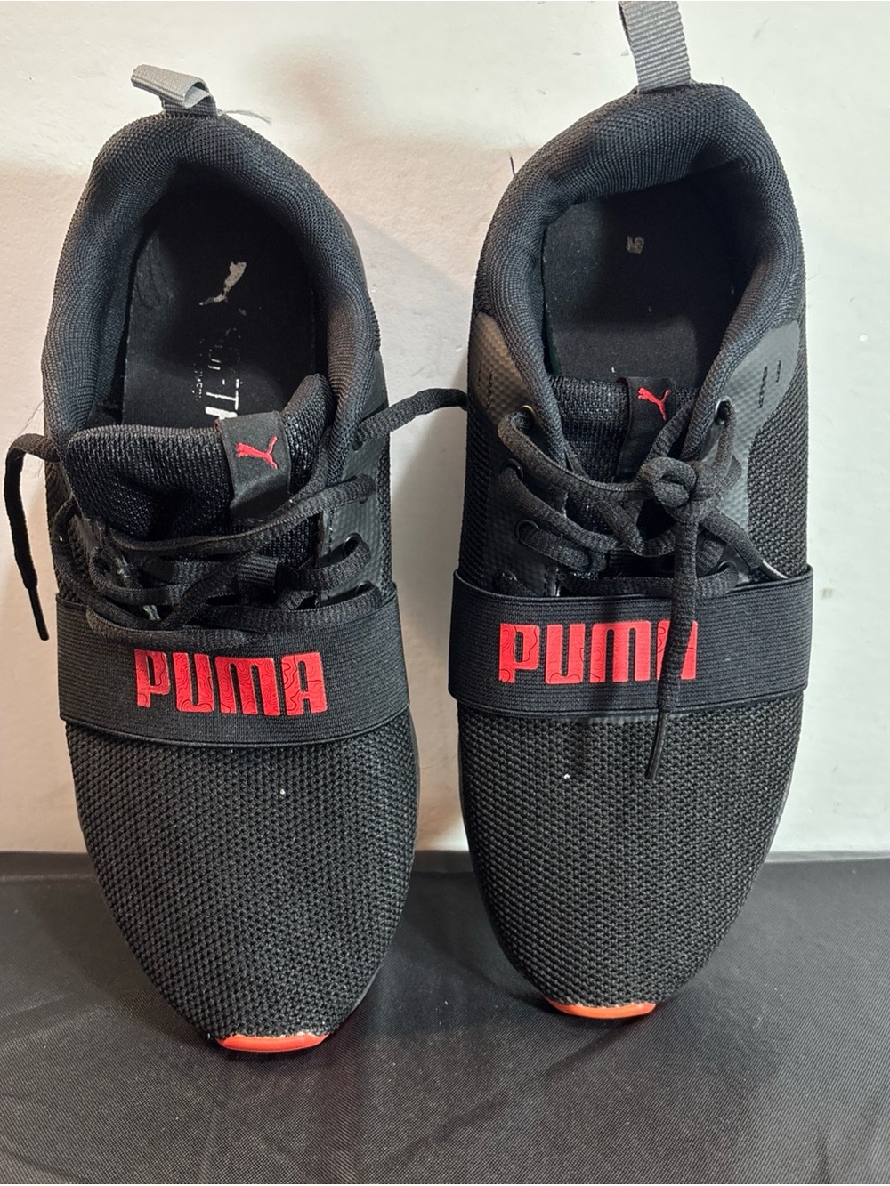 Puma Youth Black Athletic Shoes with Red Logo Strap. 10/1